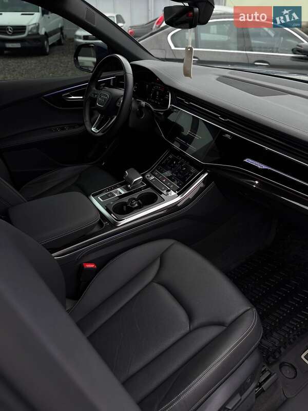 Внедорожник / Кроссовер Audi Q8 2023 в Черновцах
