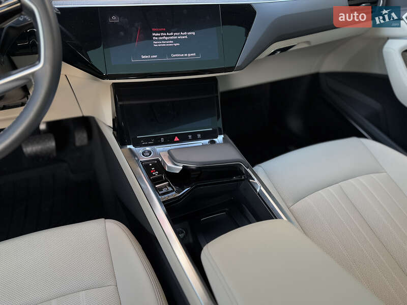 Внедорожник / Кроссовер Audi Q8 2023 в Киеве