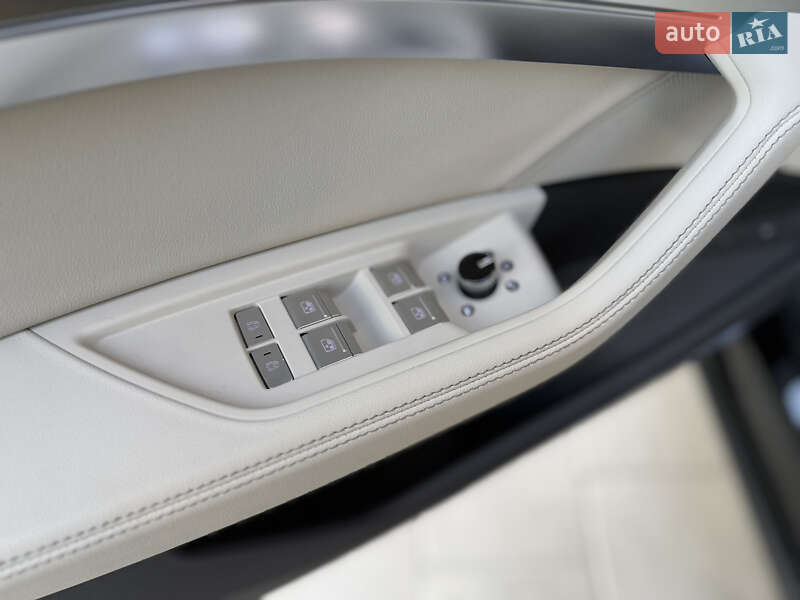 Внедорожник / Кроссовер Audi Q8 2023 в Киеве