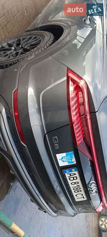 Позашляховик / Кросовер Audi Q8 2018 в Вінниці