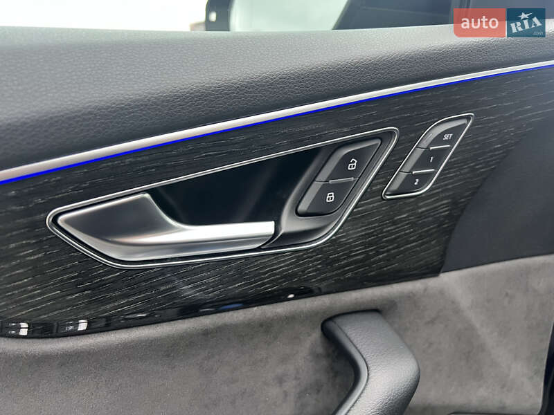 Внедорожник / Кроссовер Audi Q8 2020 в Мукачево