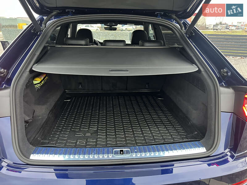 Внедорожник / Кроссовер Audi Q8 2020 в Мукачево