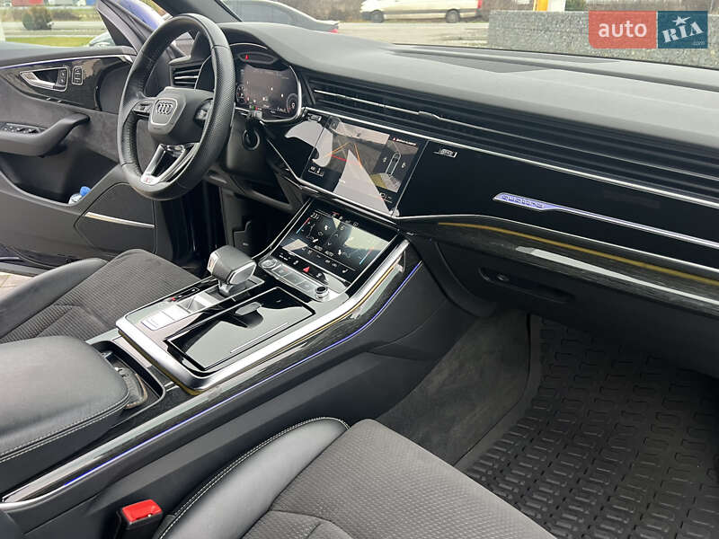Внедорожник / Кроссовер Audi Q8 2020 в Мукачево