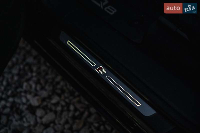 Позашляховик / Кросовер Audi Q8 2019 в Чернівцях