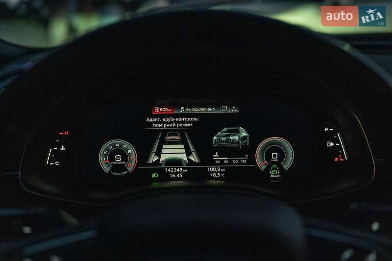 Позашляховик / Кросовер Audi Q8 2019 в Чернівцях