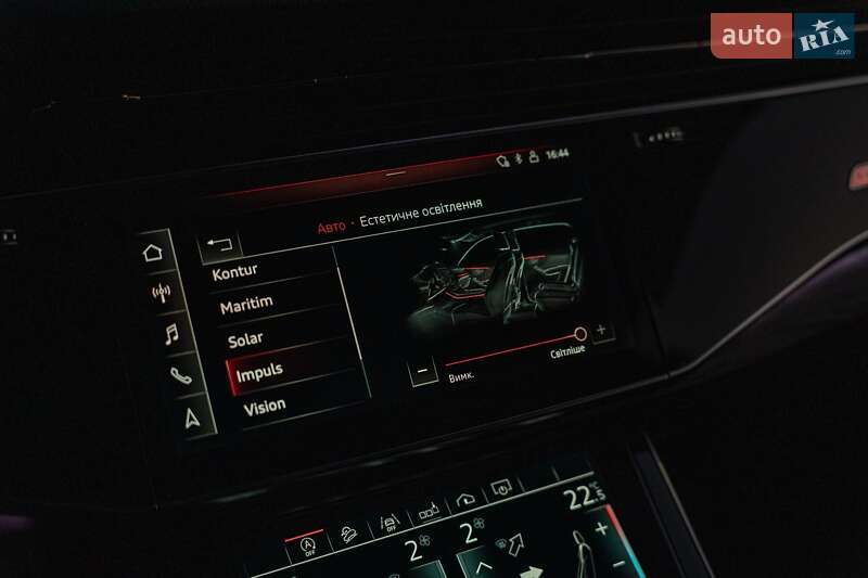 Позашляховик / Кросовер Audi Q8 2019 в Чернівцях