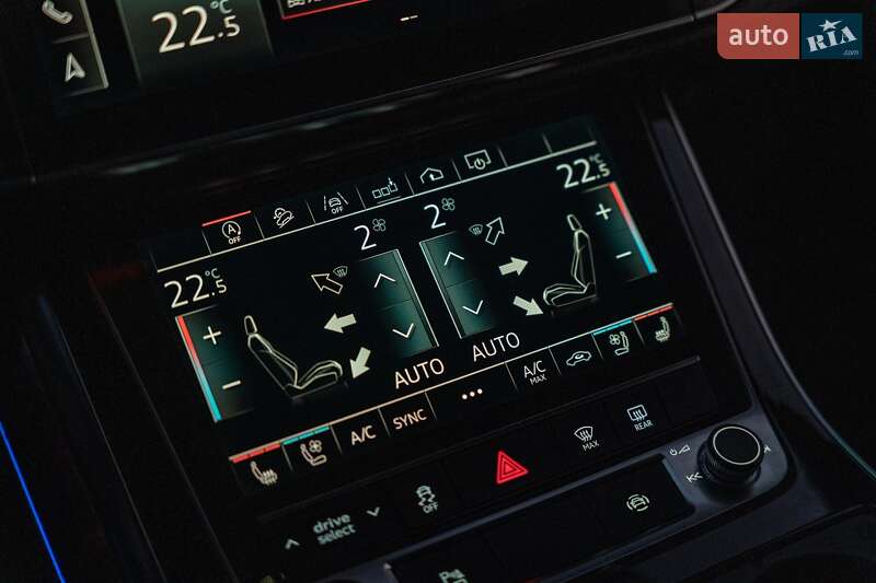 Позашляховик / Кросовер Audi Q8 2019 в Чернівцях