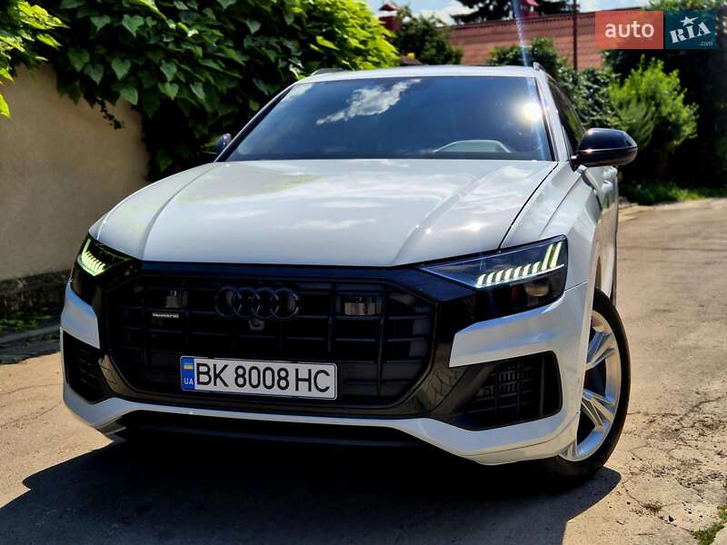 Внедорожник / Кроссовер Audi Q8 2021 в Киеве