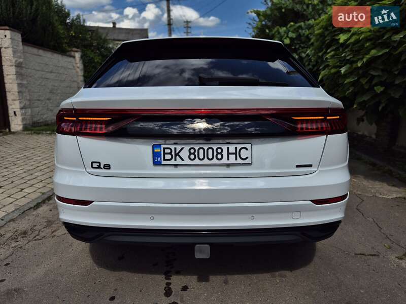 Внедорожник / Кроссовер Audi Q8 2021 в Киеве