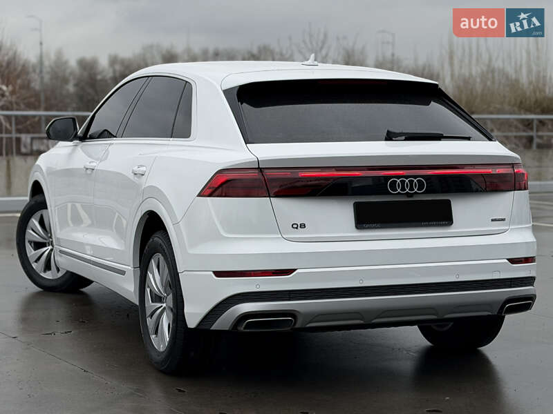 Внедорожник / Кроссовер Audi Q8 2025 в Киеве