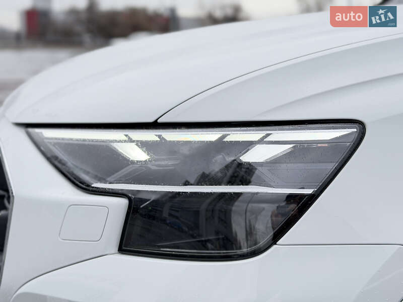 Внедорожник / Кроссовер Audi Q8 2025 в Киеве