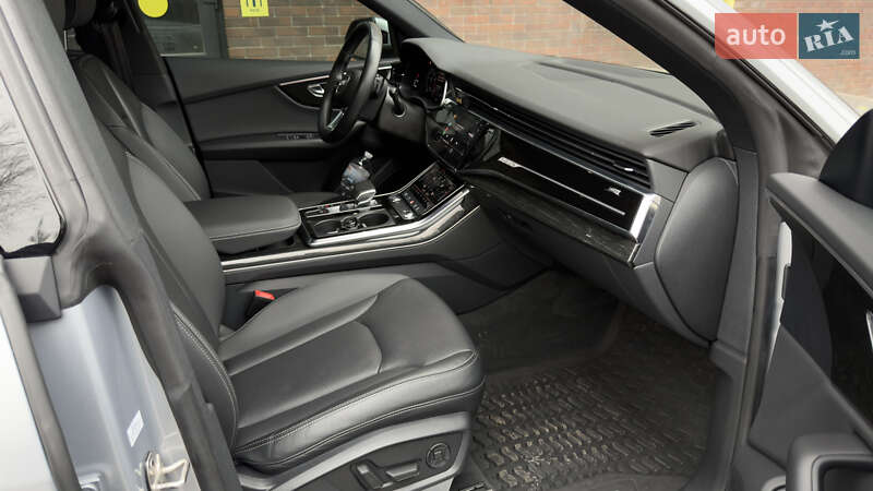 Внедорожник / Кроссовер Audi Q8 2020 в Полтаве