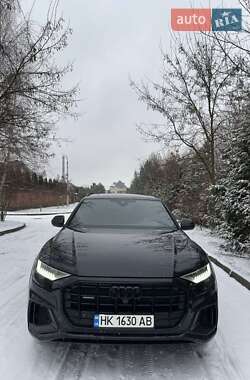 Внедорожник / Кроссовер Audi Q8 2022 в Ровно