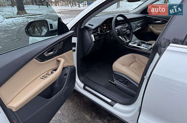 Внедорожник / Кроссовер Audi Q8 2021 в Киеве