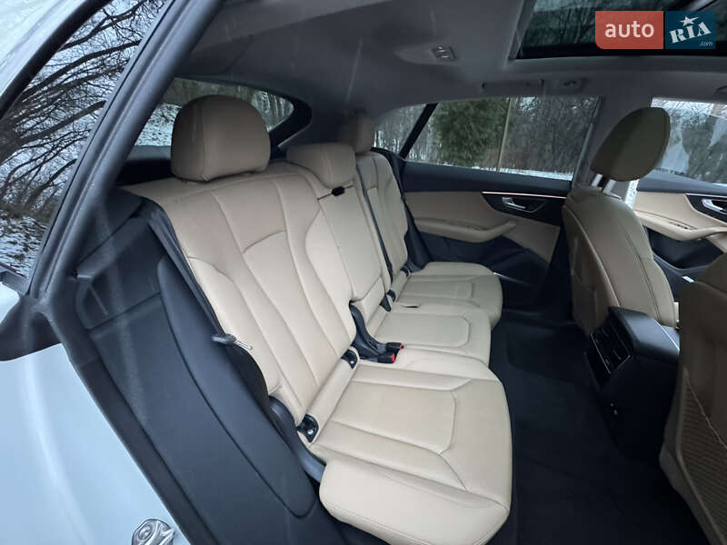Внедорожник / Кроссовер Audi Q8 2021 в Киеве