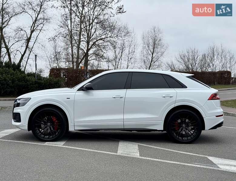 Позашляховик / Кросовер Audi Q8 2023 в Києві
