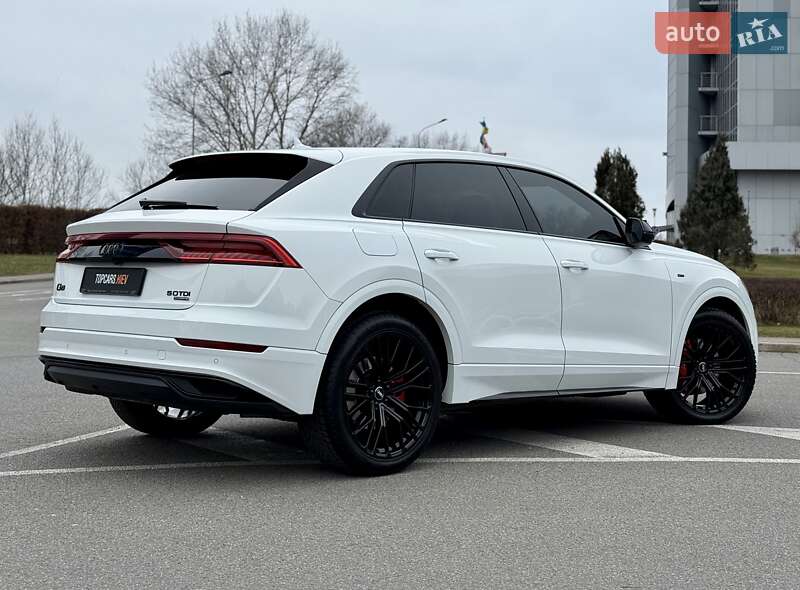 Позашляховик / Кросовер Audi Q8 2023 в Києві