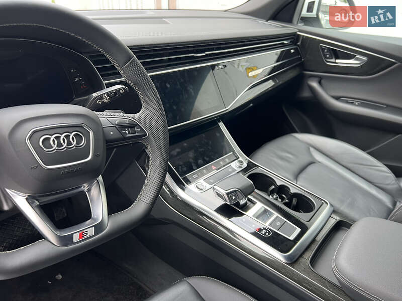 Позашляховик / Кросовер Audi Q8 2020 в Львові