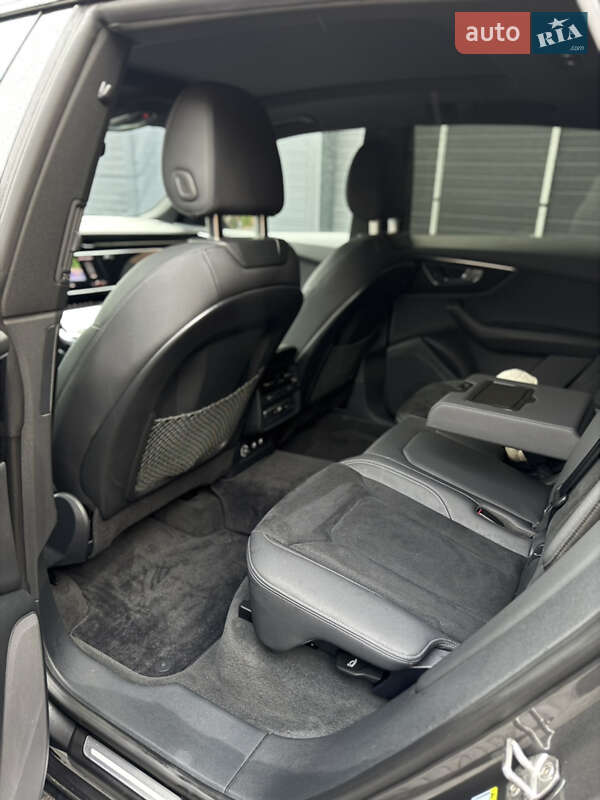 Внедорожник / Кроссовер Audi Q8 2018 в Киеве