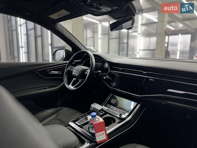 Позашляховик / Кросовер Audi Q8 2020 в Луцьку