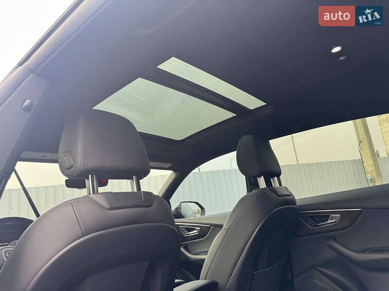 Внедорожник / Кроссовер Audi Q8 2020 в Киеве