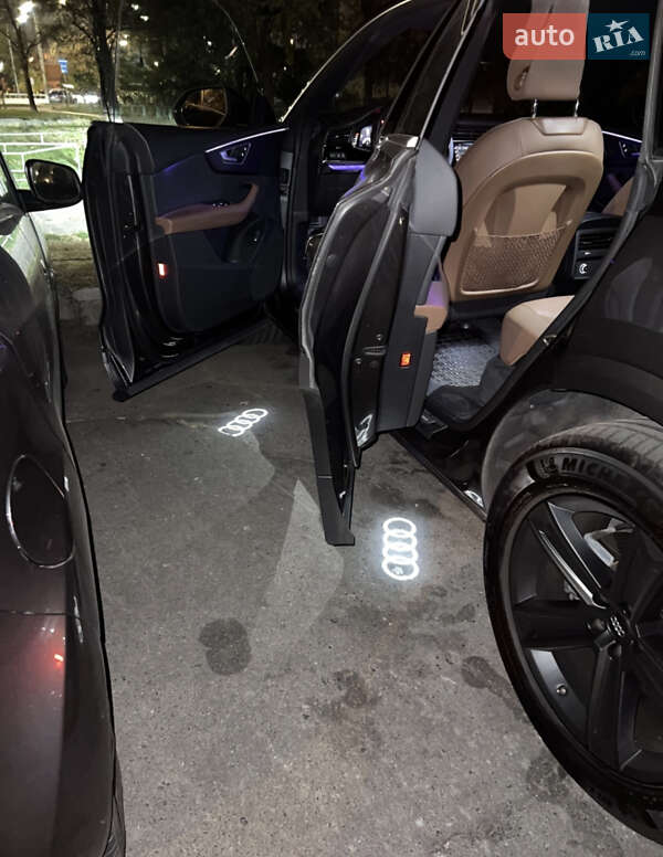 Позашляховик / Кросовер Audi Q8 2020 в Києві фото 5 Позашляховик / Кросовер Audi Q8 2020 в Києві