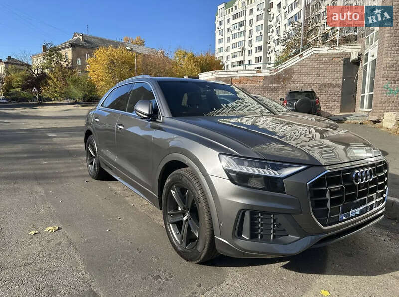 Позашляховик / Кросовер Audi Q8 2020 в Києві фото 18 Позашляховик / Кросовер Audi Q8 2020 в Києві