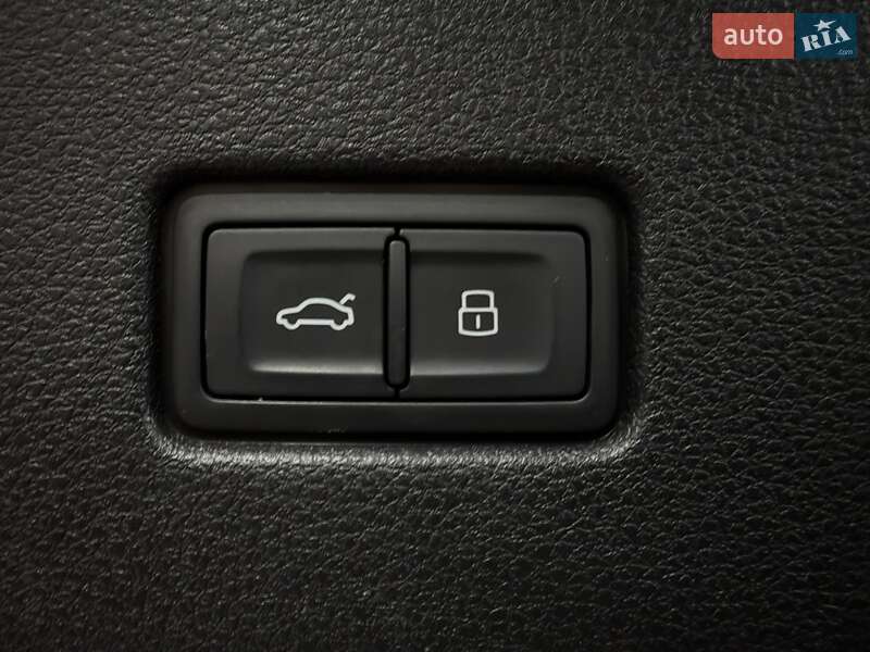 Внедорожник / Кроссовер Audi Q8 2019 в Тернополе