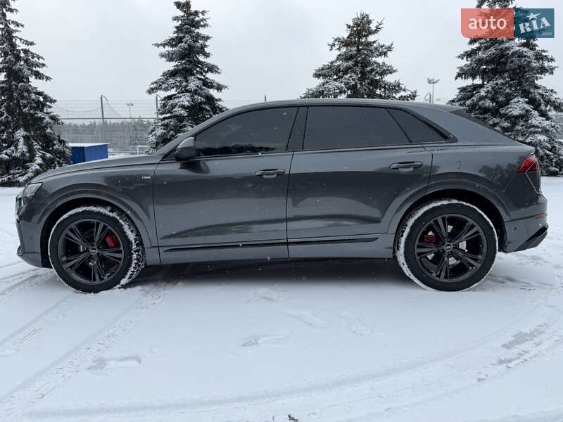 Внедорожник / Кроссовер Audi Q8 2024 в Киеве