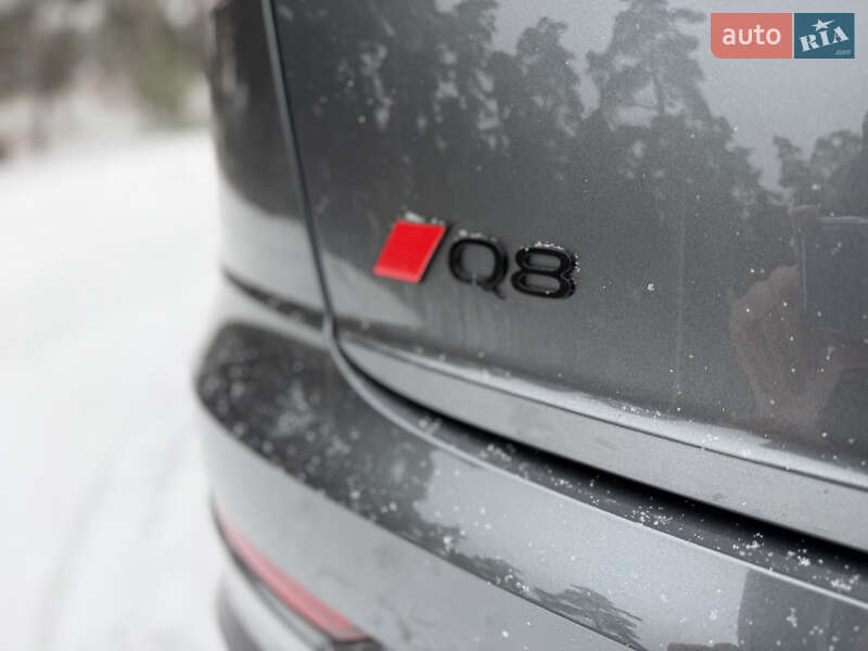Внедорожник / Кроссовер Audi Q8 2024 в Киеве