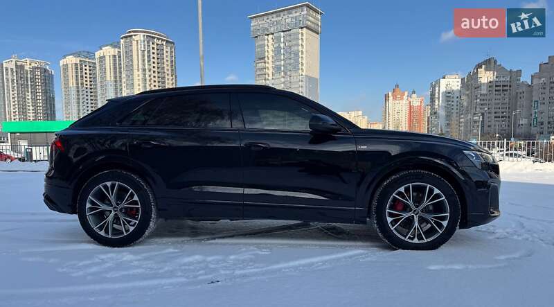 Внедорожник / Кроссовер Audi Q8 2025 в Киеве