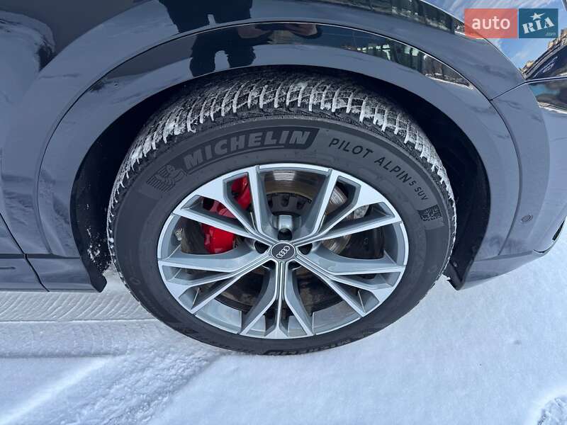 Внедорожник / Кроссовер Audi Q8 2025 в Киеве