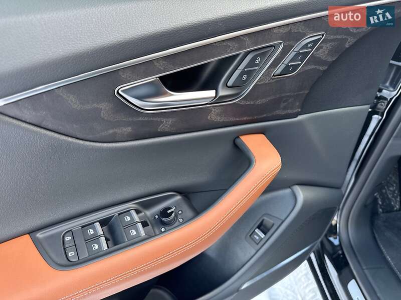 Внедорожник / Кроссовер Audi Q8 2025 в Киеве