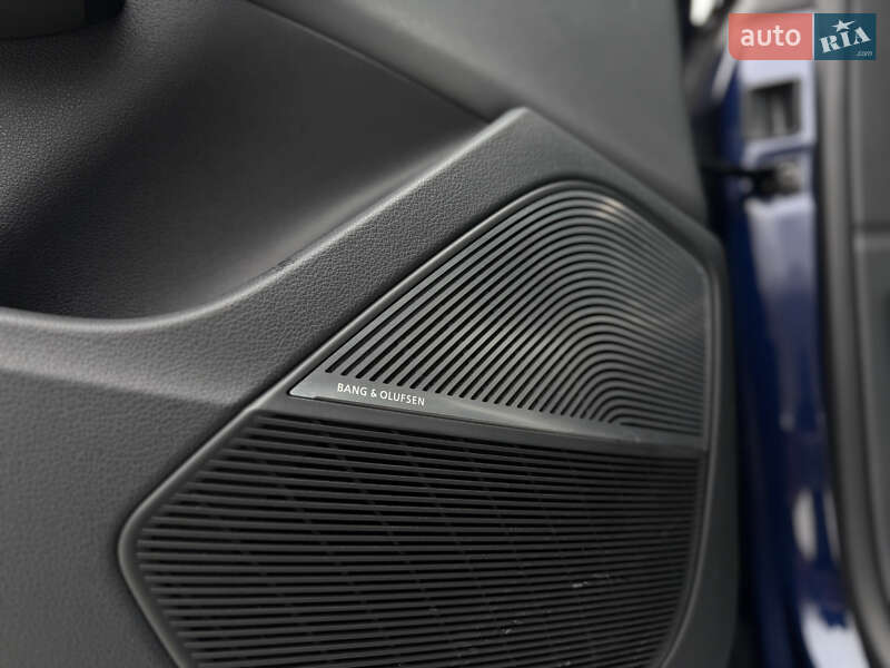 Позашляховик / Кросовер Audi Q8 2018 в Львові