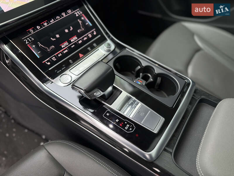 Позашляховик / Кросовер Audi Q8 2018 в Львові