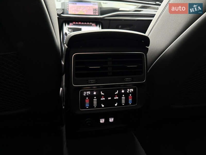 Позашляховик / Кросовер Audi Q8 2018 в Львові