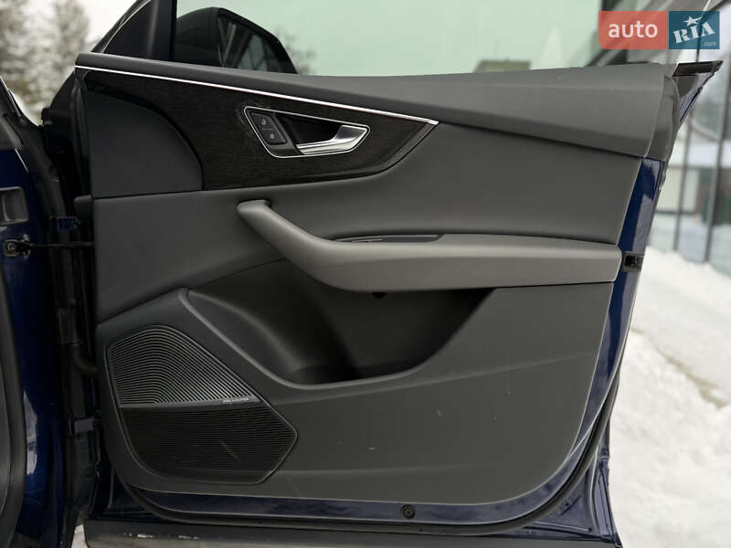 Позашляховик / Кросовер Audi Q8 2018 в Львові