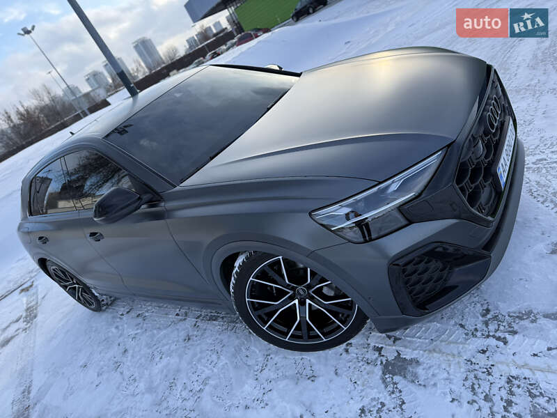 Внедорожник / Кроссовер Audi Q8 2024 в Киеве