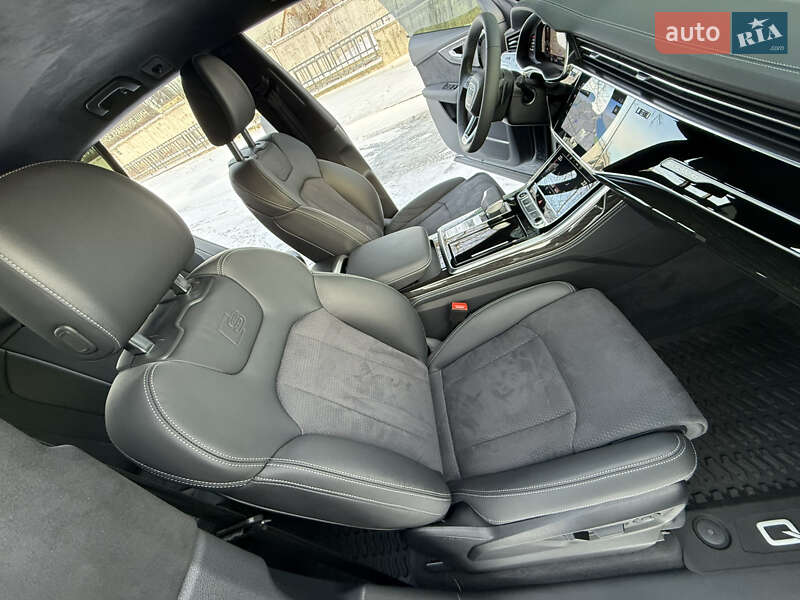 Внедорожник / Кроссовер Audi Q8 2024 в Киеве