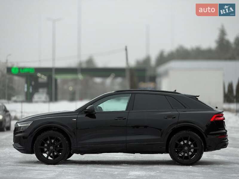 Внедорожник / Кроссовер Audi Q8 2023 в Киеве