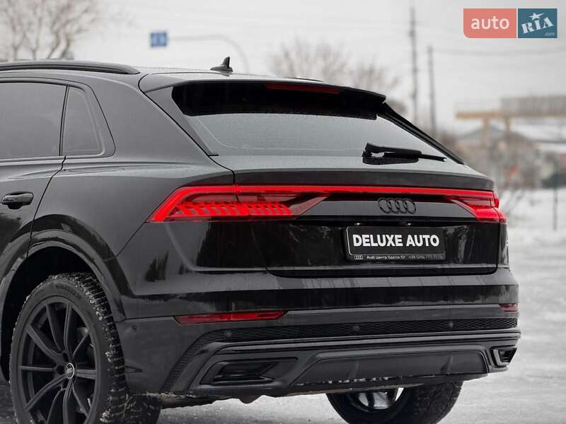 Внедорожник / Кроссовер Audi Q8 2023 в Киеве