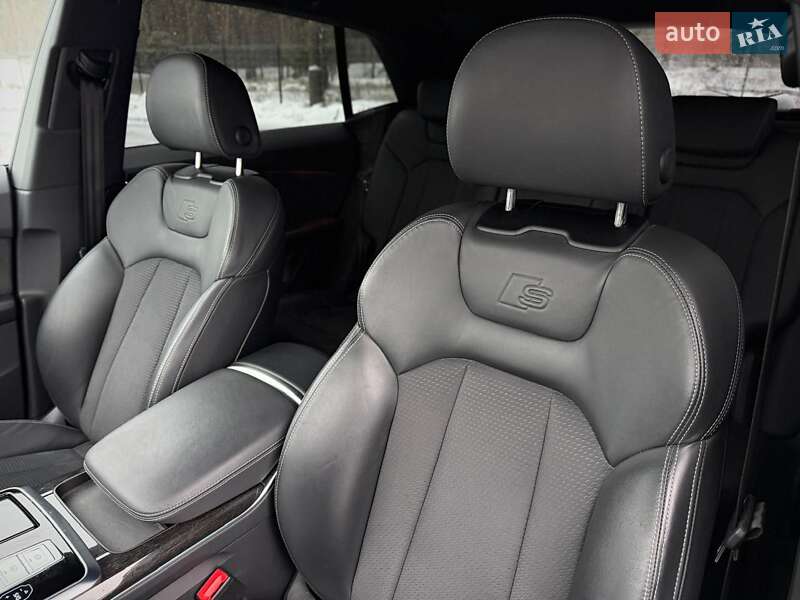 Внедорожник / Кроссовер Audi Q8 2023 в Киеве
