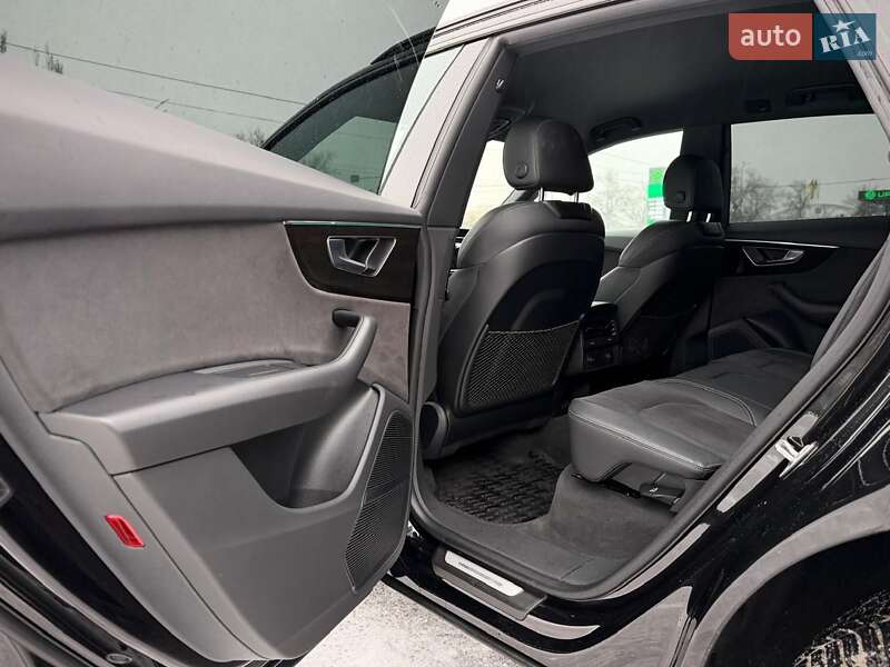 Внедорожник / Кроссовер Audi Q8 2023 в Киеве
