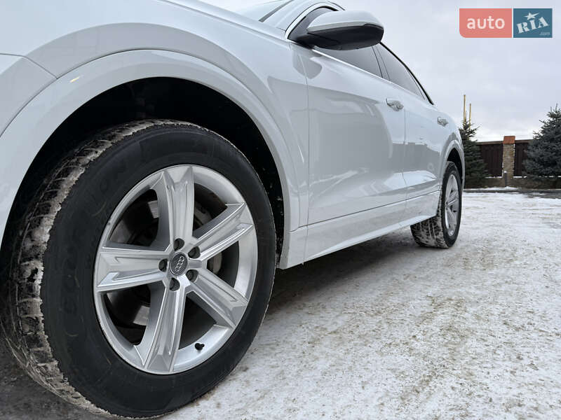 Внедорожник / Кроссовер Audi Q8 2018 в Киеве