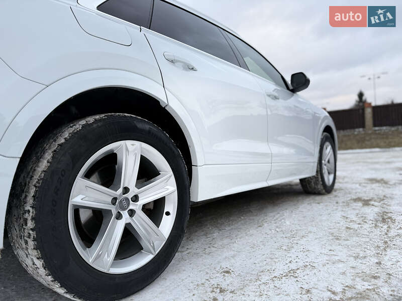 Внедорожник / Кроссовер Audi Q8 2018 в Киеве
