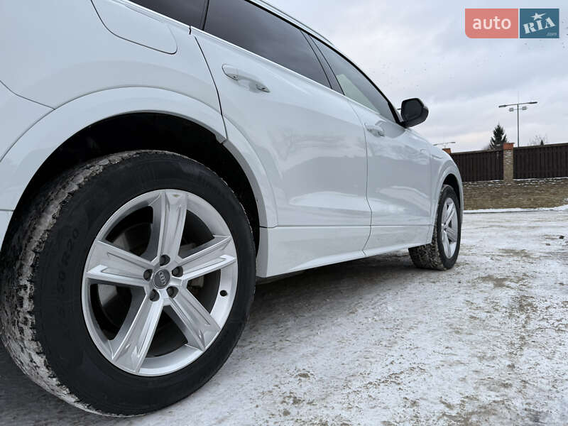 Внедорожник / Кроссовер Audi Q8 2018 в Киеве