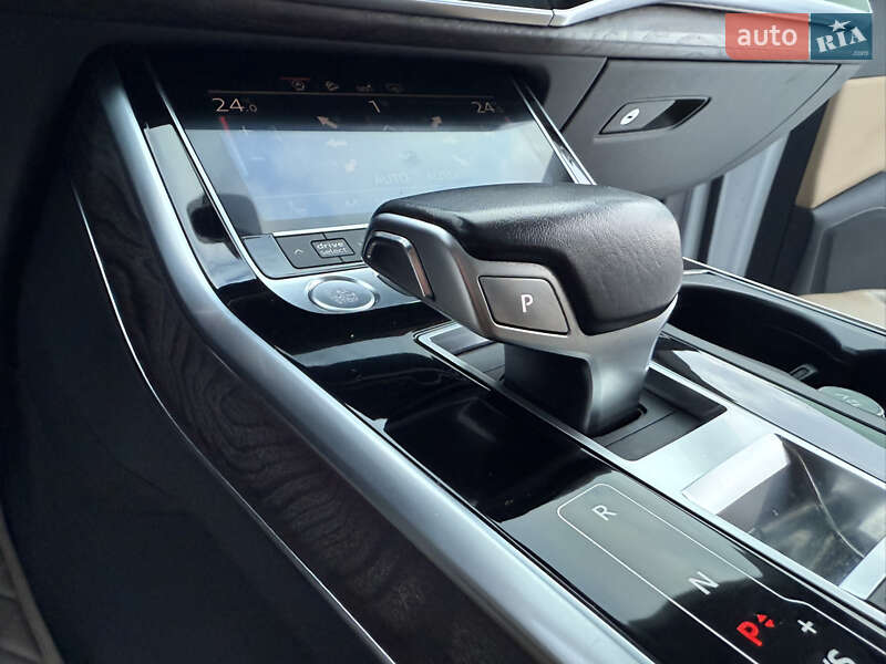 Внедорожник / Кроссовер Audi Q8 2018 в Киеве