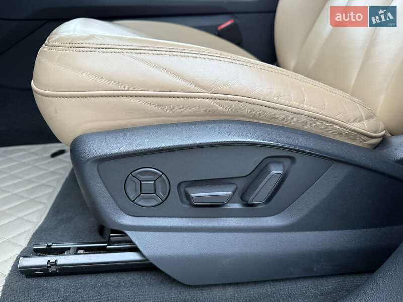 Внедорожник / Кроссовер Audi Q8 2018 в Киеве