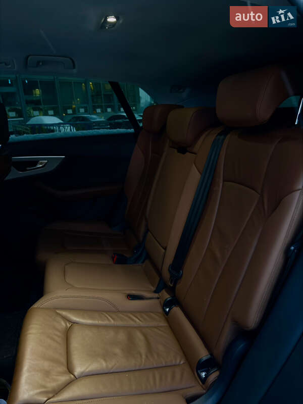 Внедорожник / Кроссовер Audi Q8 2019 в Киеве