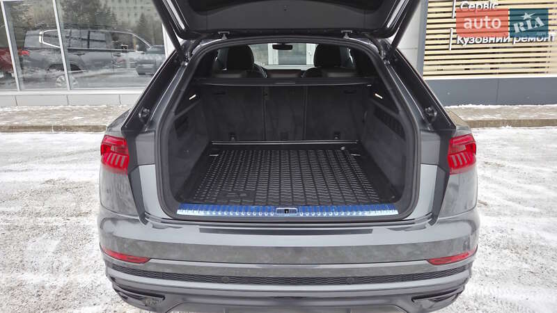 Внедорожник / Кроссовер Audi Q8 2023 в Кропивницком